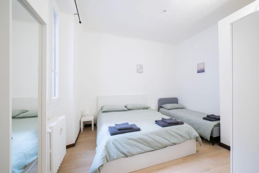 Apartment 4 Stops From The City Center Milán Exterior foto